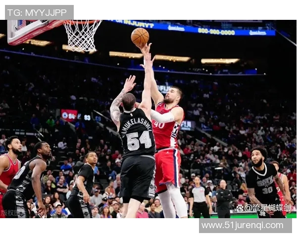 快船与马刺季后赛首轮对决解析双方战术与球员表现全面评估